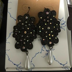 Vedette earrings from Plunder